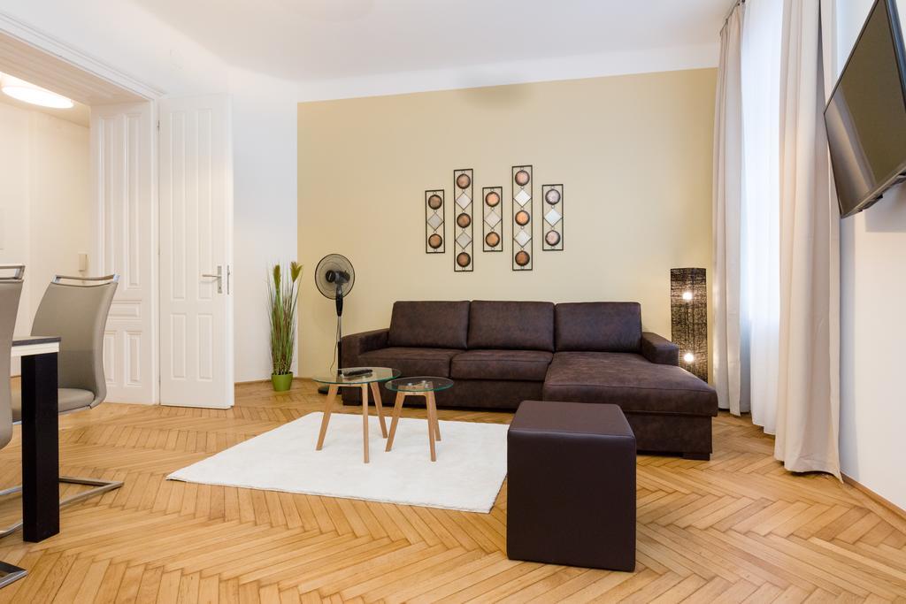 Zirkus 1020 Apartment