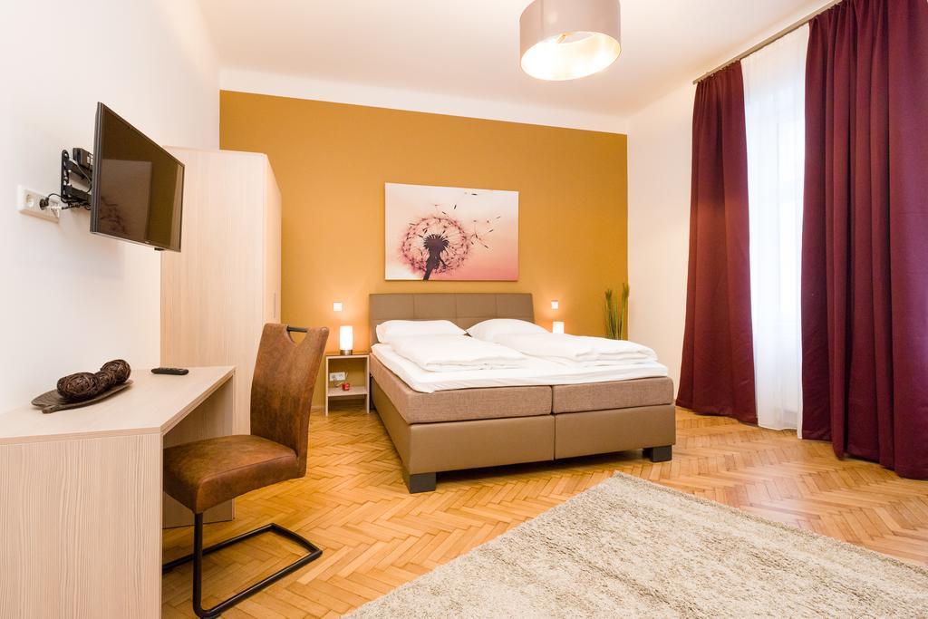 Zirkus 1020 Apartment